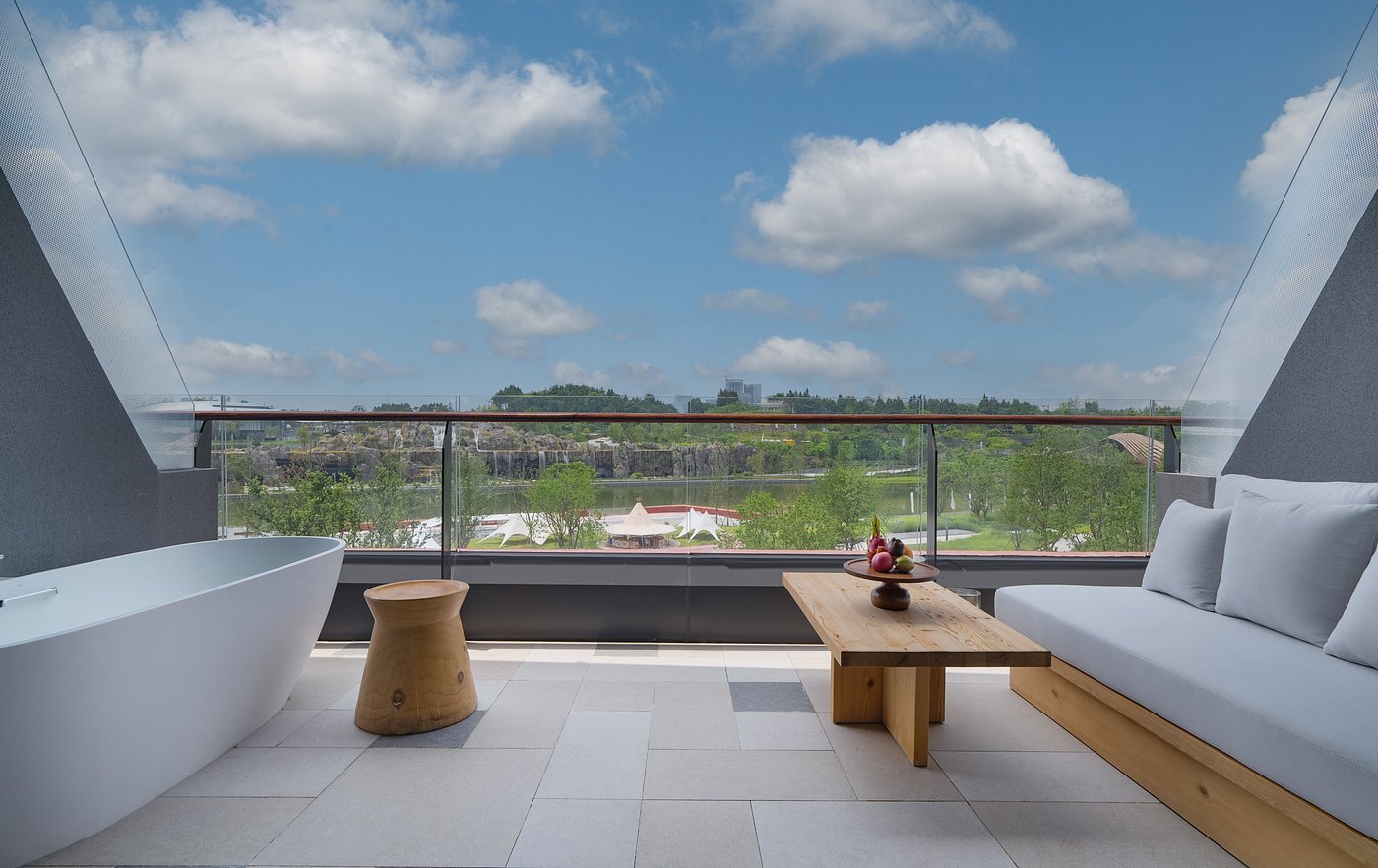 Chengdu Expo Waterfall Hotel - MGALLERY HOTEL COLLECTION view 4