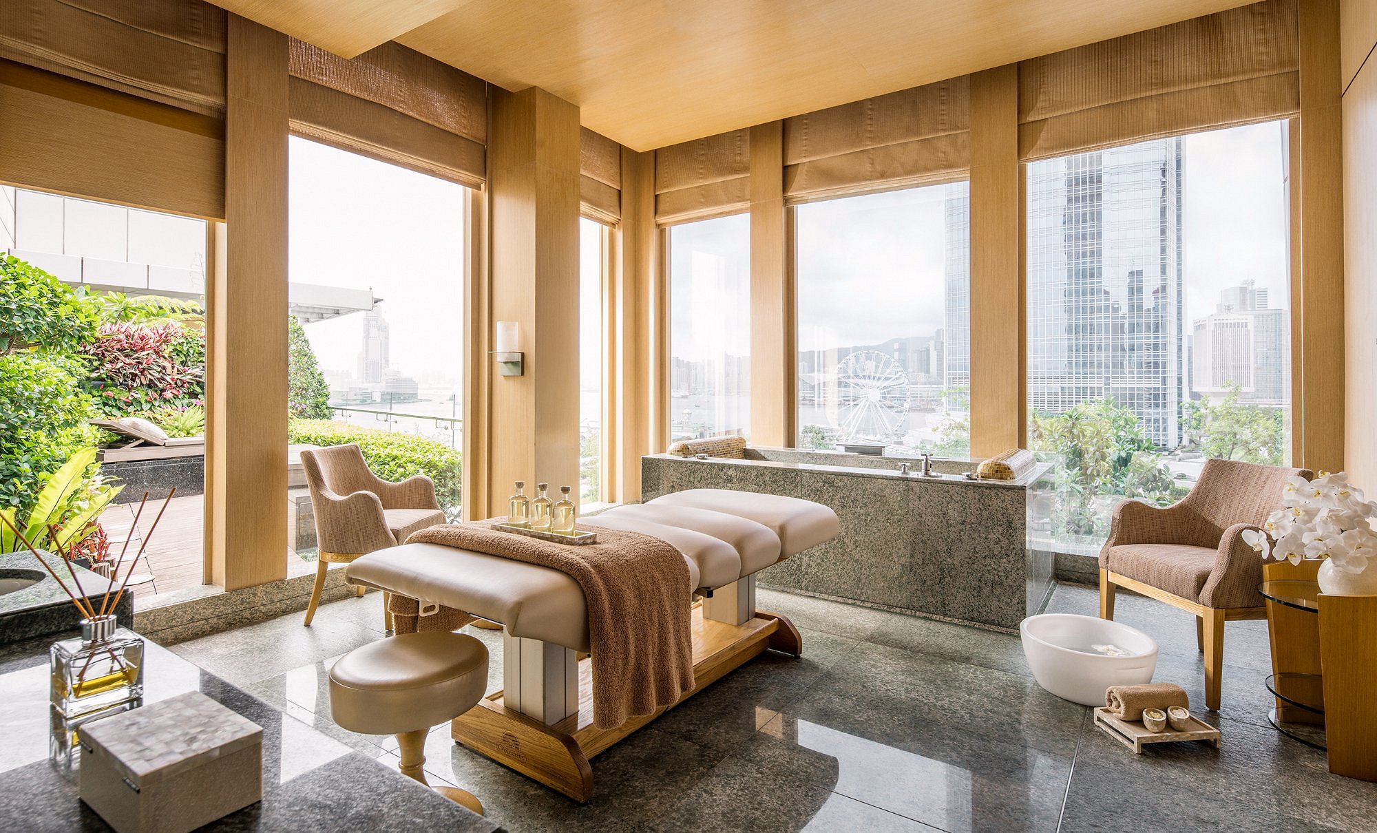 Four Seasons Hotel Hong Kong view 6