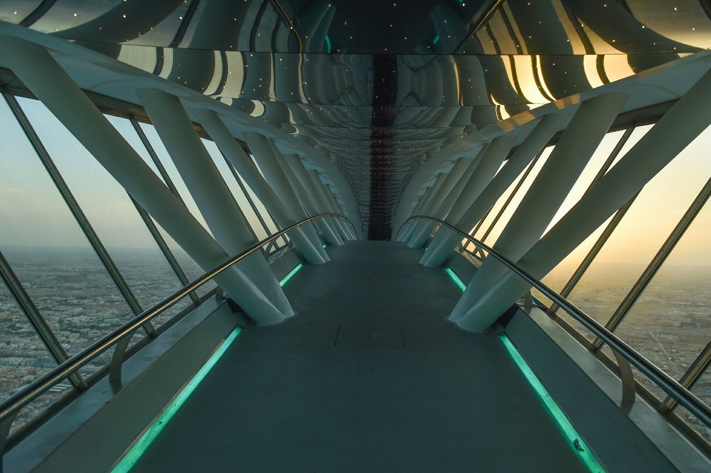 Four Seasons Hotel Riyadh at Kingdom Centre view 6