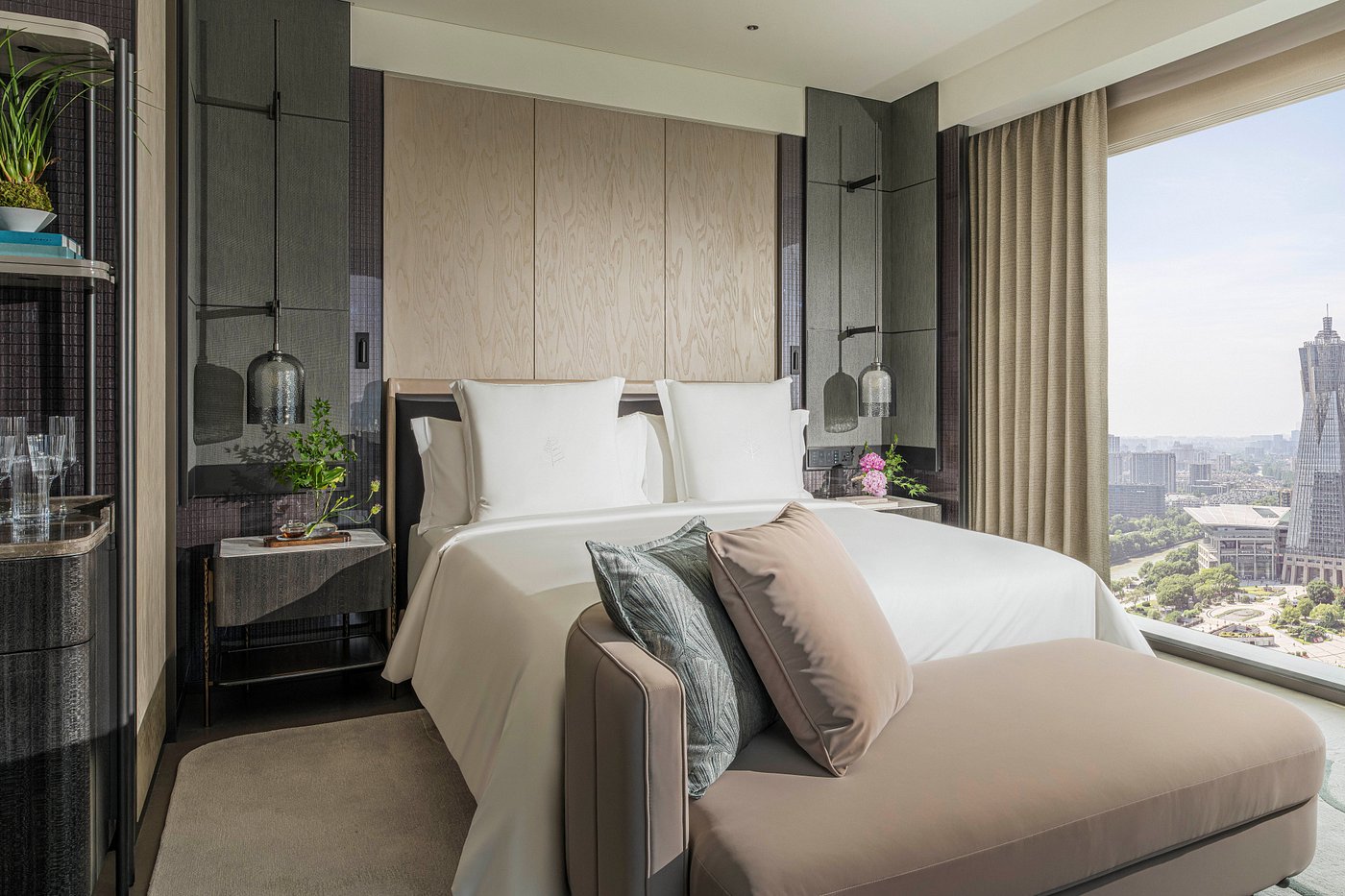 Four Seasons Hotel Hangzhou Centre view 3