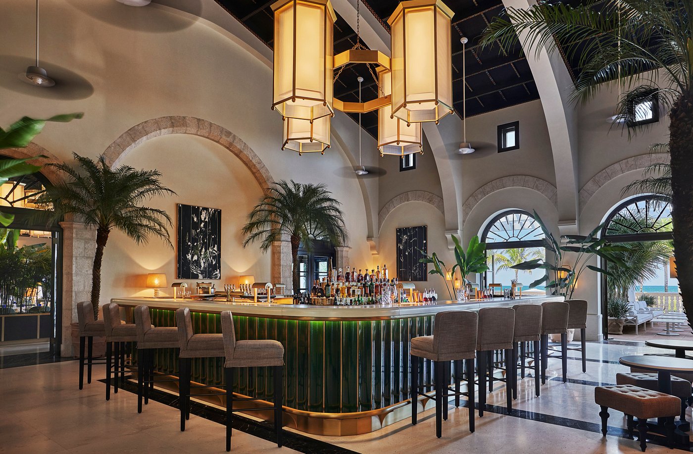 Four Seasons Hotel at The Surf Club view 6