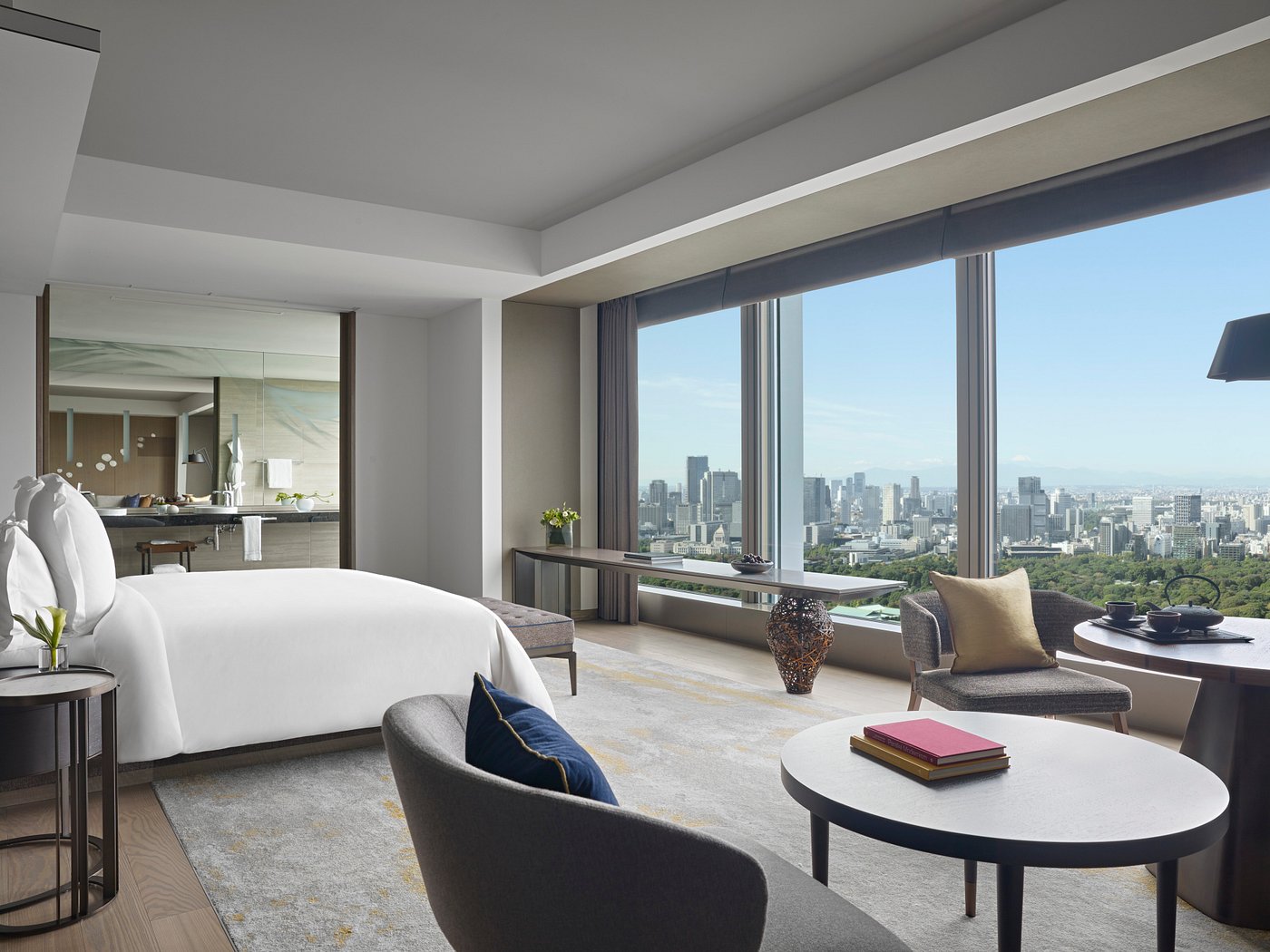 Four Seasons Hotel Tokyo at Otemachi view 4