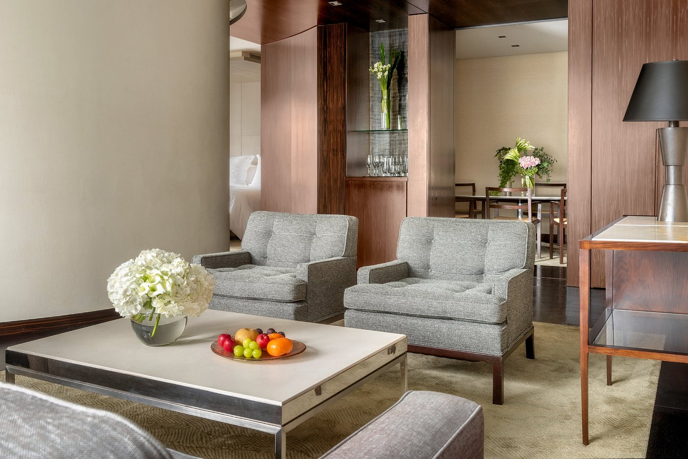 Four Seasons Hotel Tokyo at Marunouchi view 4