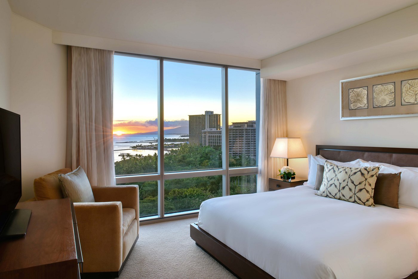 Ka La'i Waikiki Beach, LXR Hotels & Resorts view 3