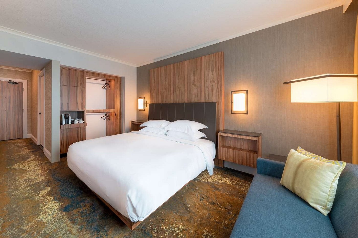 Hyatt Regency Calgary view 3