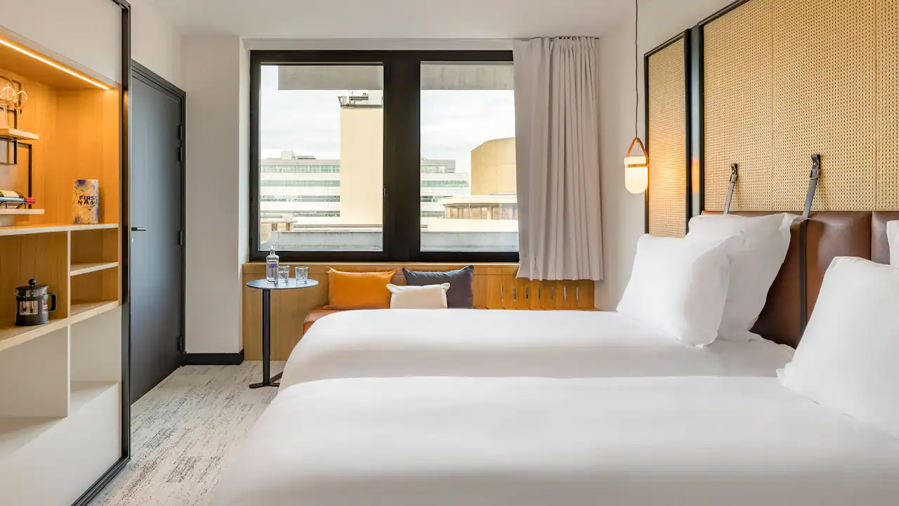 FirstName Bordeaux view 3