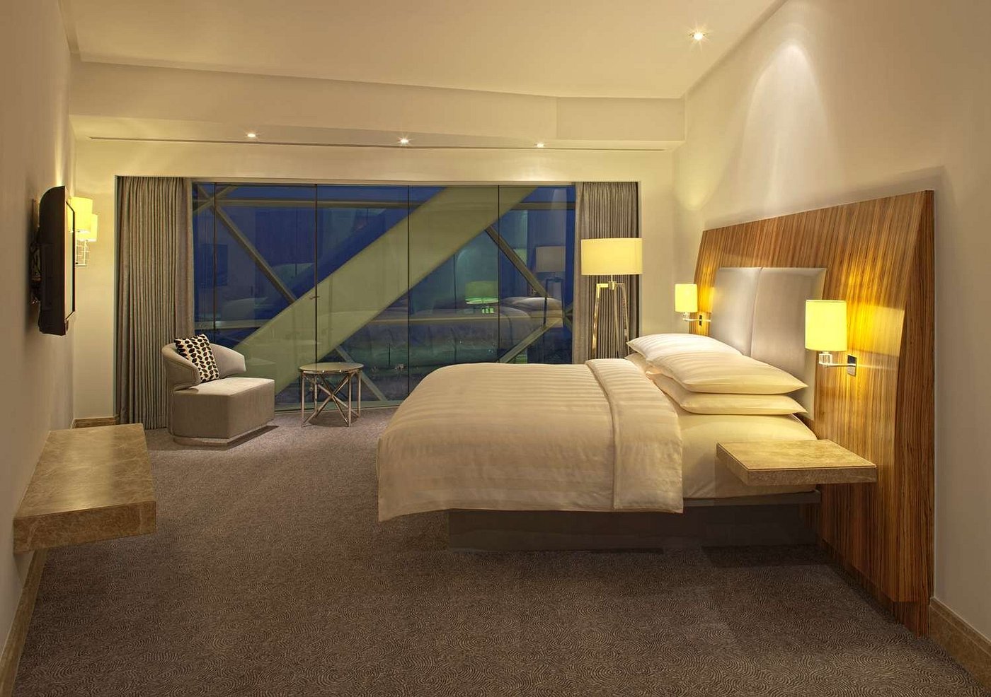 Andaz Capital Gate, Abu Dhabi view 3