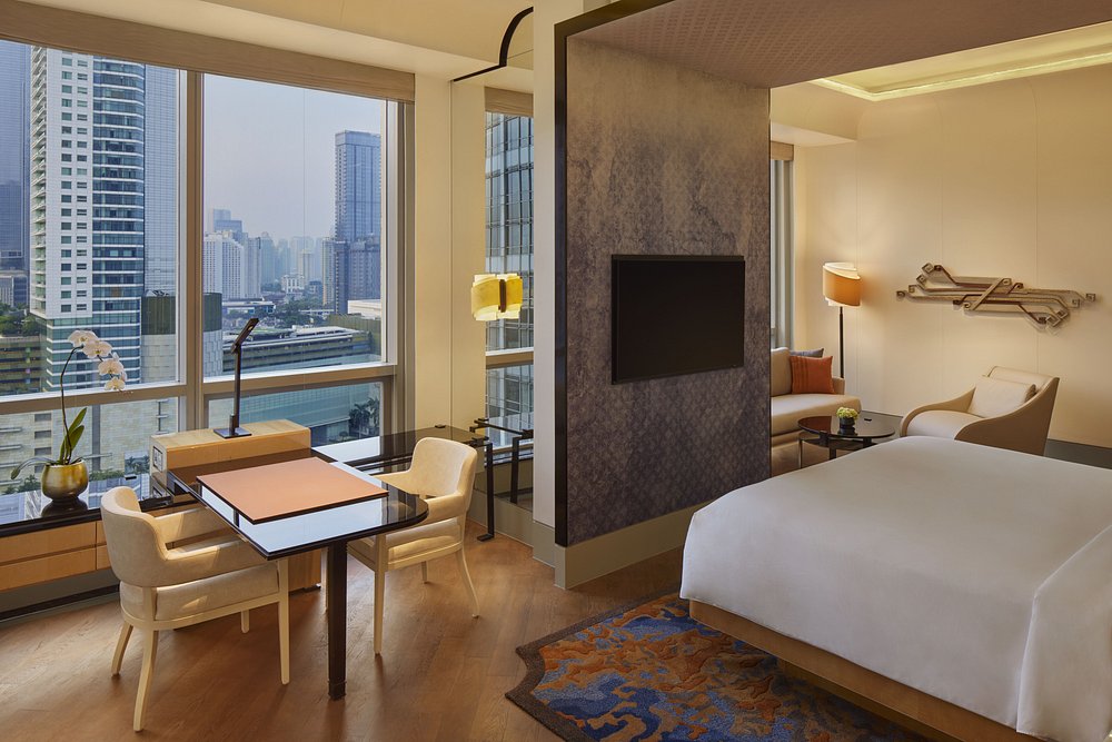 Keraton at The Plaza view 4