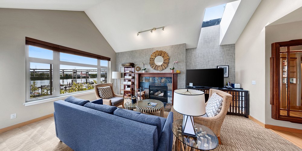 Kimpton Riverplace Hotel view 4