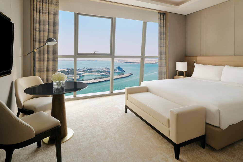 InterContinental Residences Abu Dha view 3