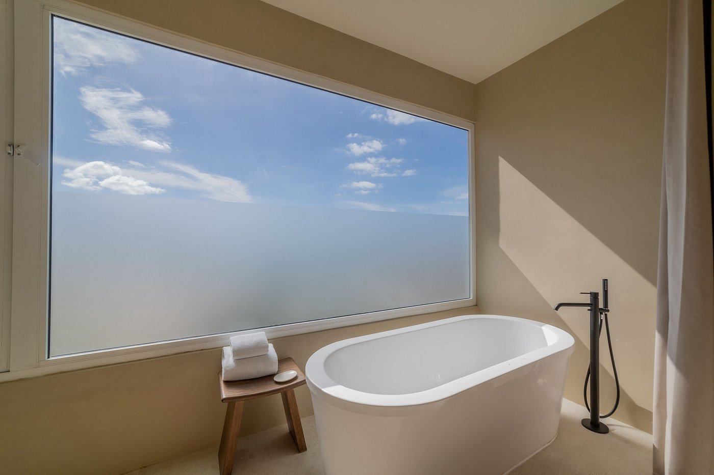 Hotel Indigo La Paz Puerta Cortes view 5