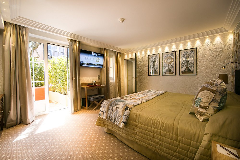 Hotel Byblos St. Tropez view 3