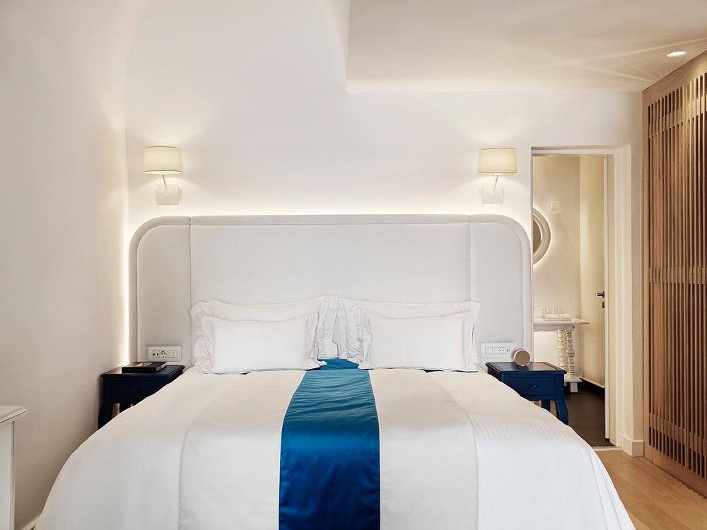 Katikies Santorini view 3