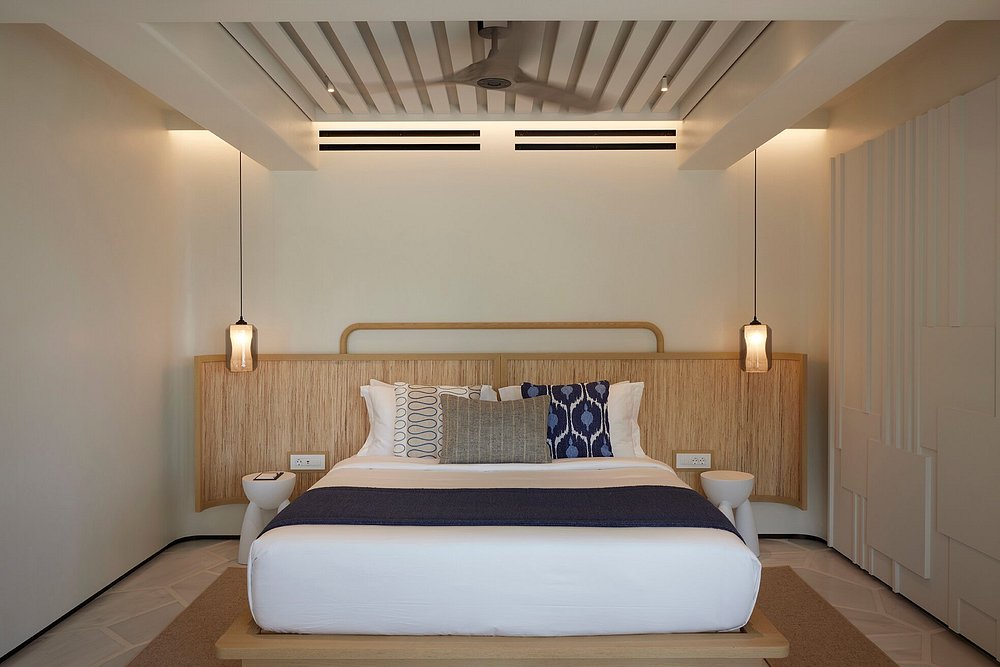 Avant Mar Paros view 3