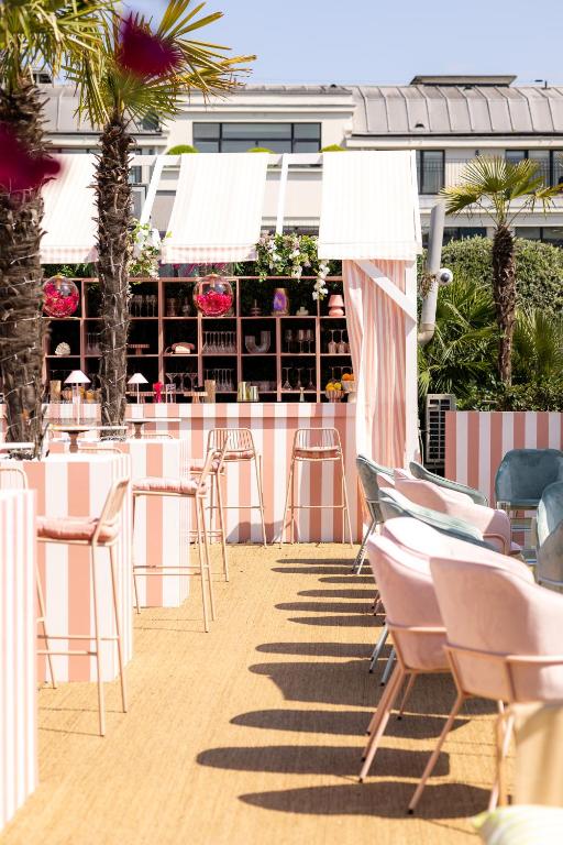 Hôtel Barrière Le Fouquet's - Paris view 5