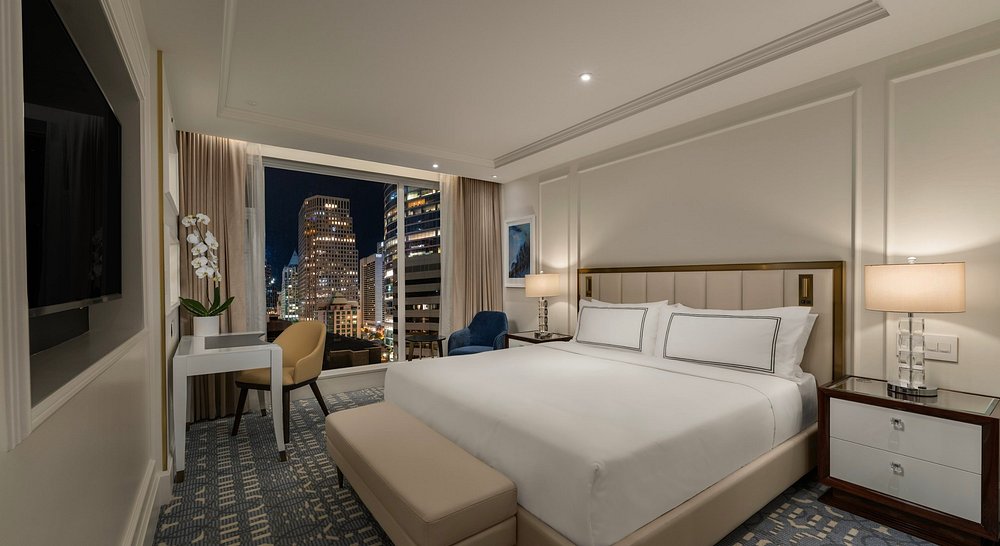 AZUR Legacy Collection Hotel view 3