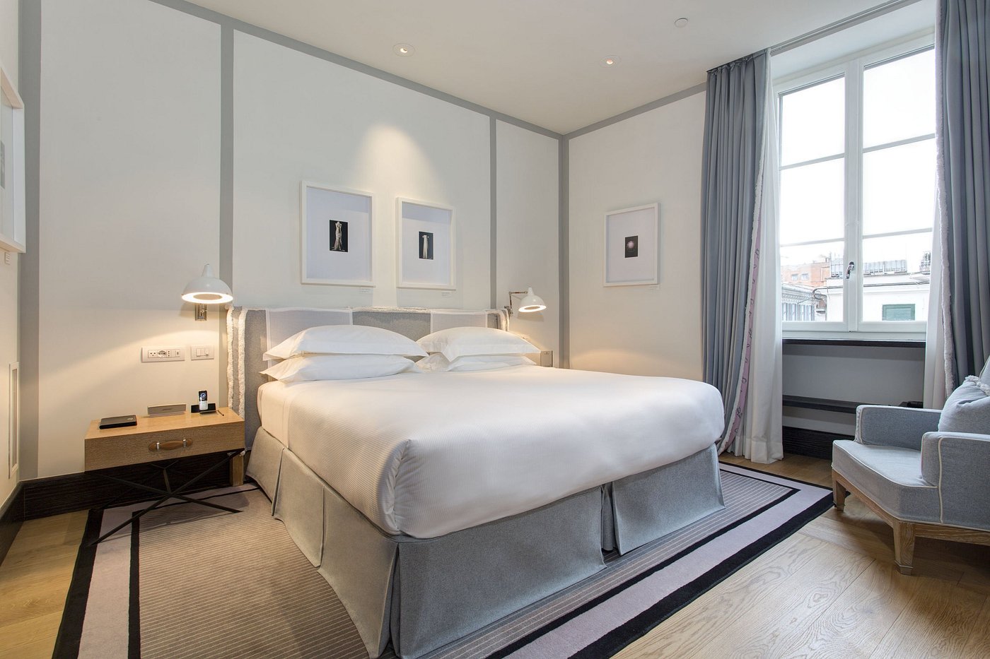 Portrait Roma view 3