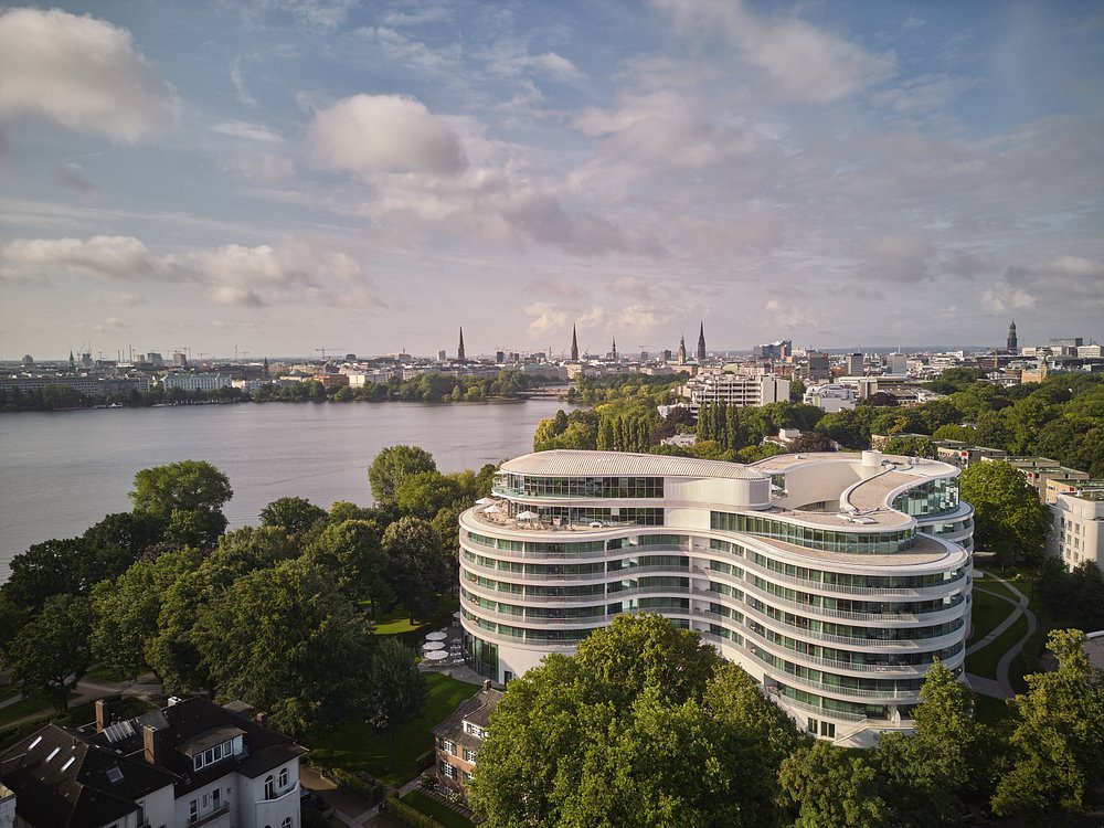The Fontenay Hamburg view 2