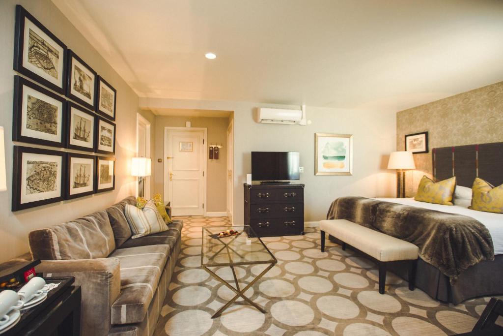 Grand Palace Hotel view 4