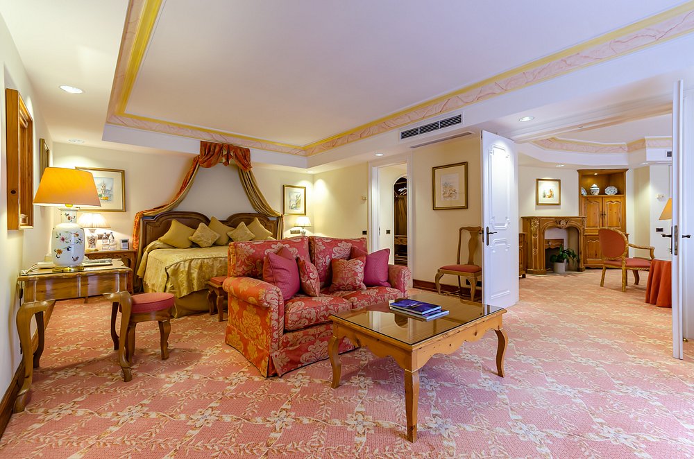 Olissippo Lapa Palace view 4