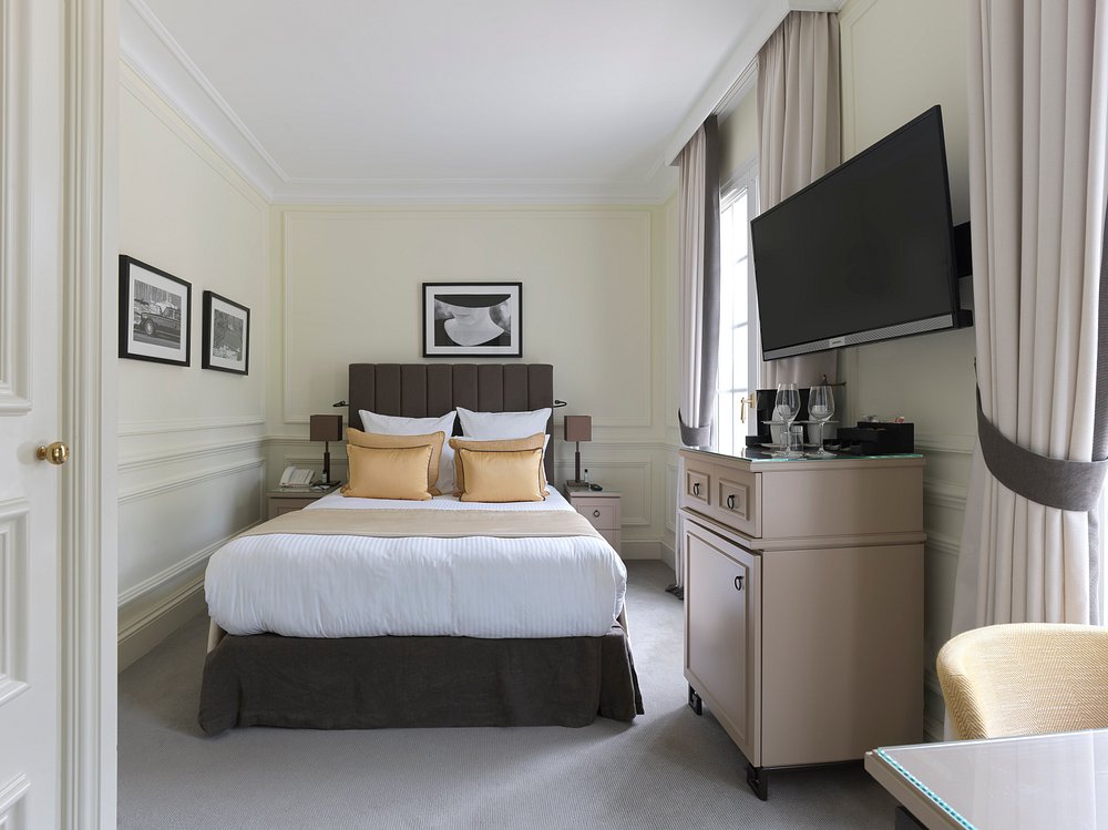 Althoff Villa Belrose view 3