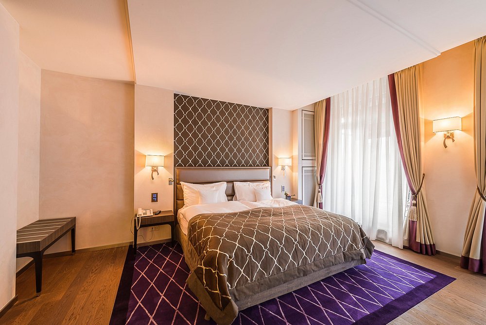 Lausanne Palace view 3