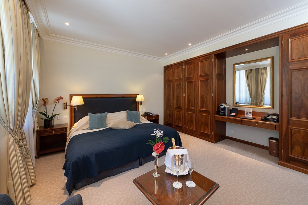 Suvretta House view 3