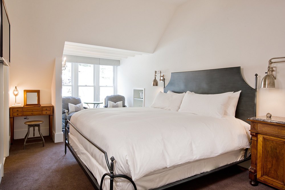 Washington School House Hotel view 3