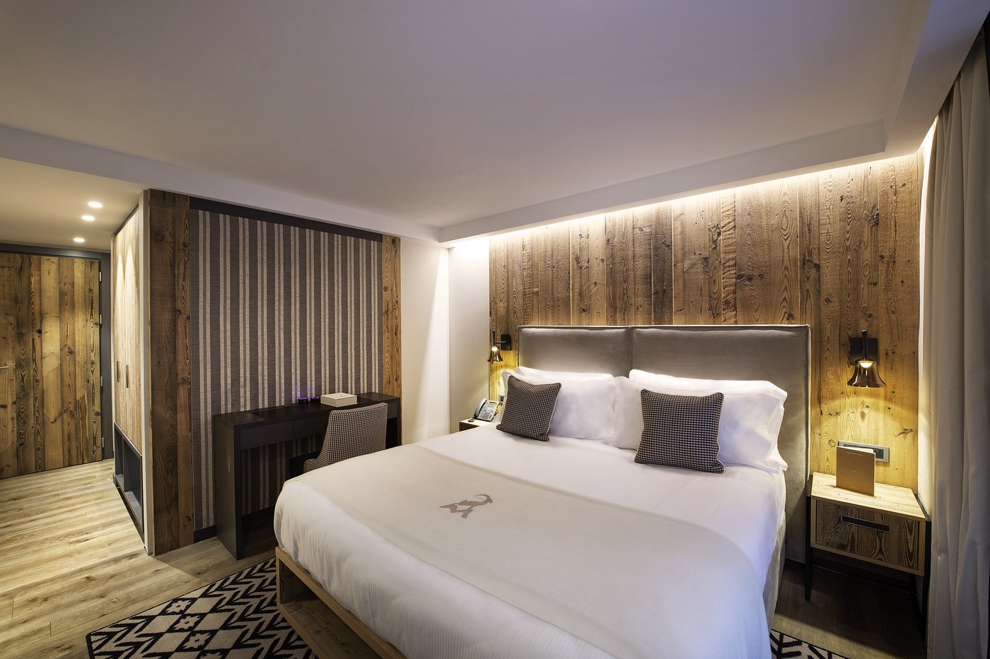 Le Massif Hotel & Lodge view 3