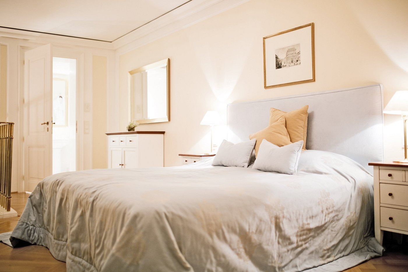 Palais Coburg Residenz view 3