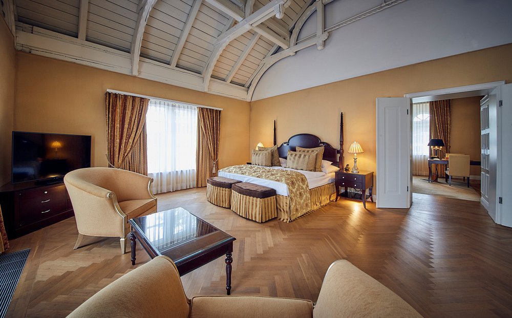 Falkensteiner Schlosshotel Velden view 4