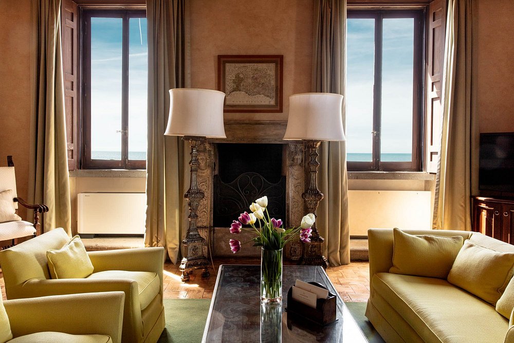 La Posta Vecchia Hotel view 4