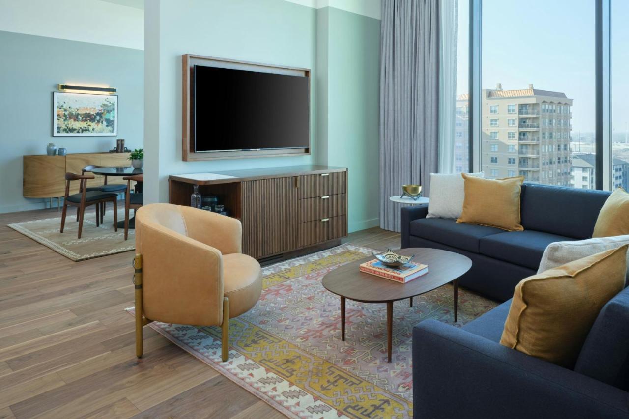 Asher Adams, Autograph Collection view 4