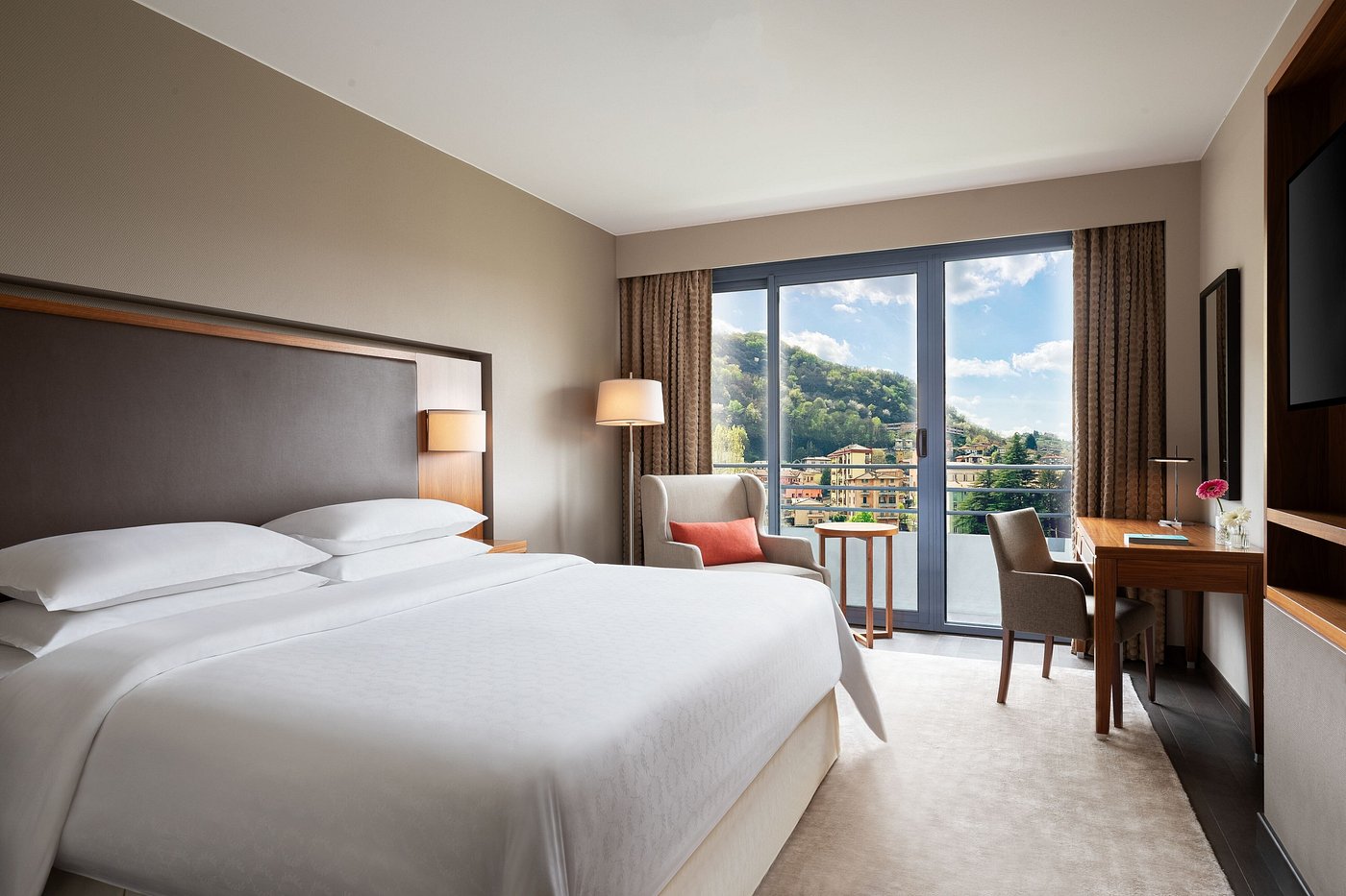 Sheraton Lake Como Hotel view 3