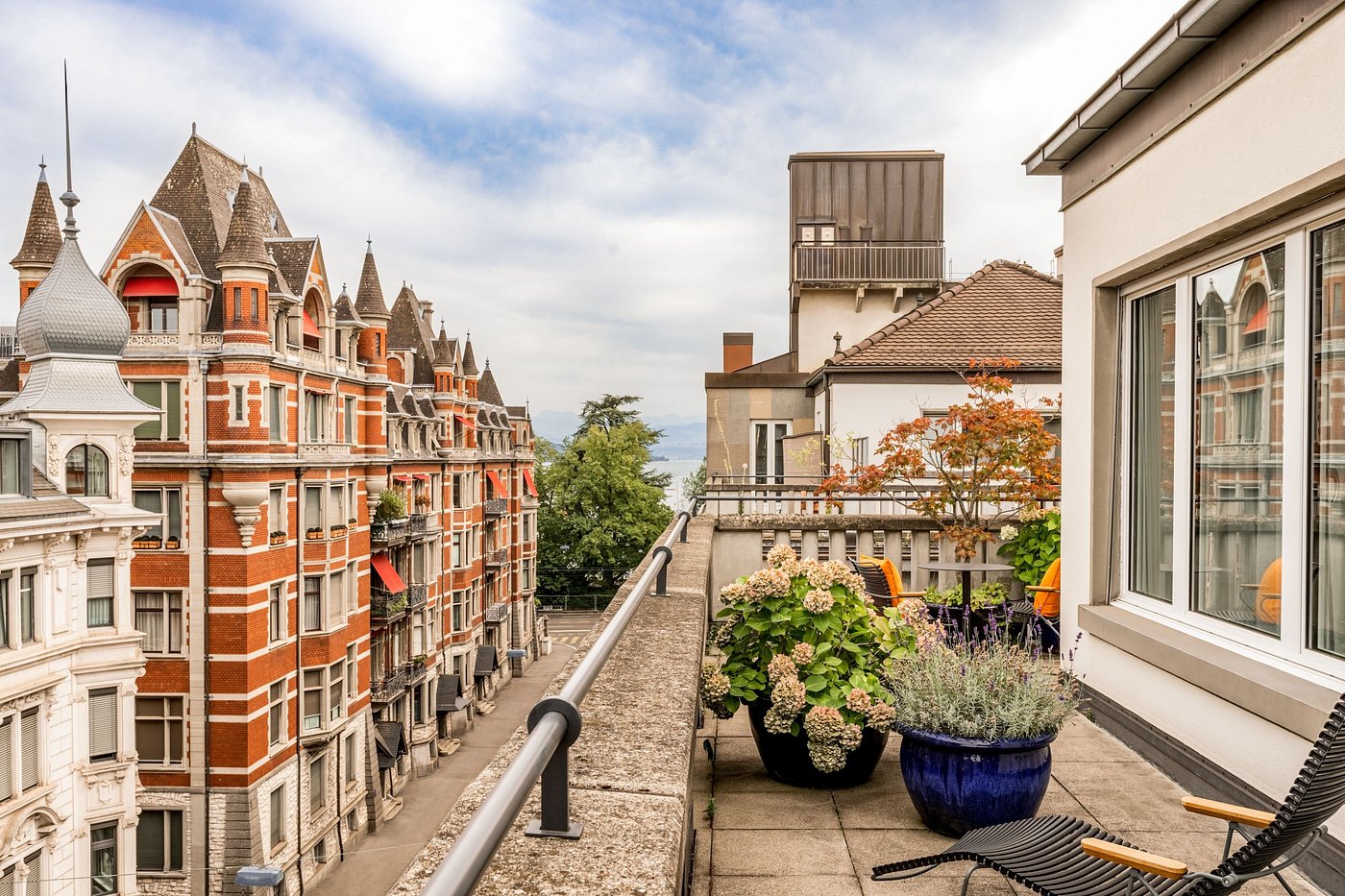 Neues Schloss Privat Hotel Zurich, Autograph Collection view 6