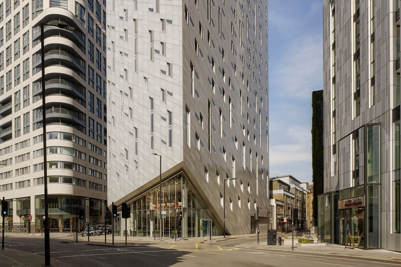 Montcalm East, Autograph Collection