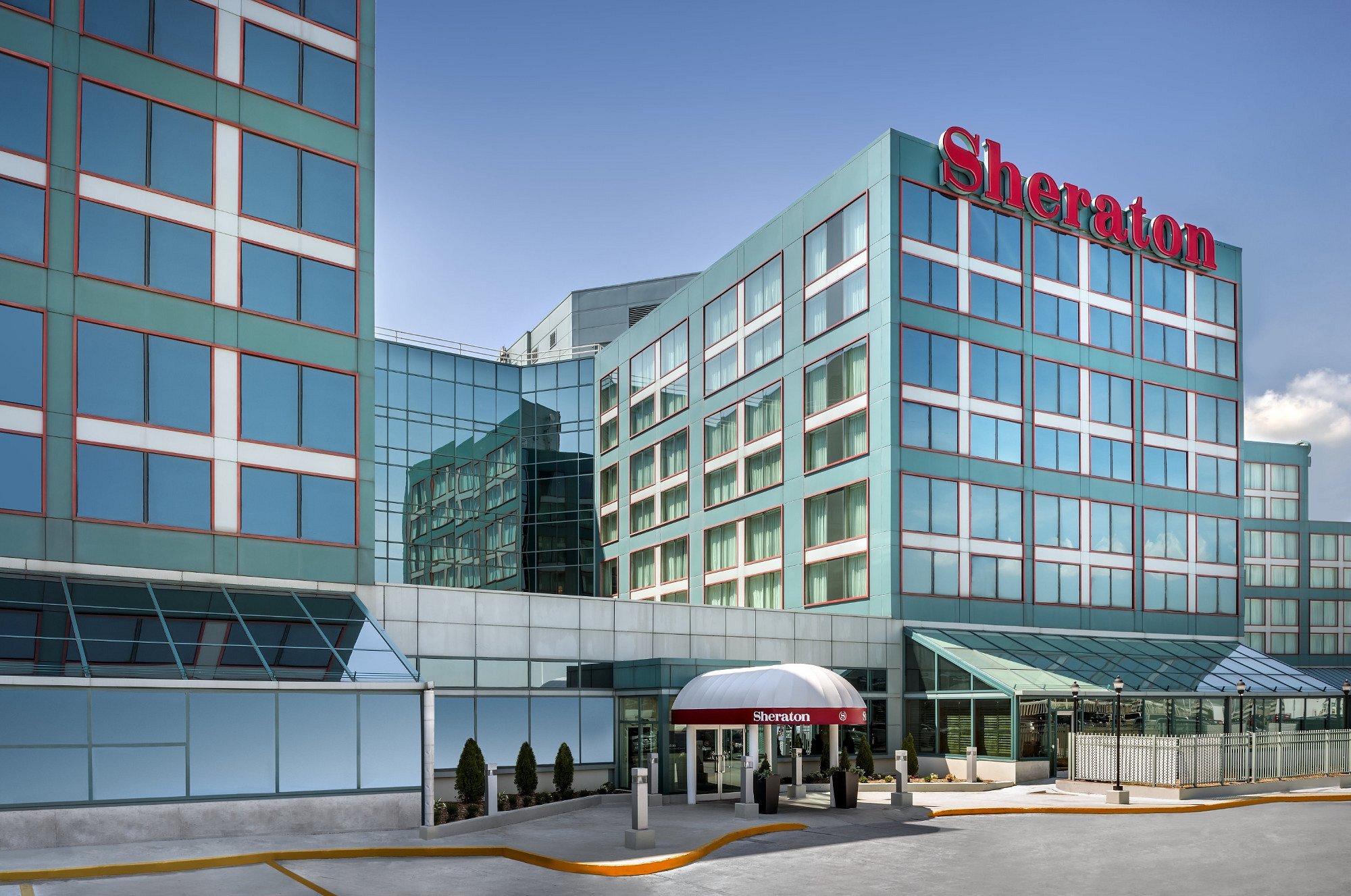 Sheraton Gateway Hotel in Toronto International Airport
