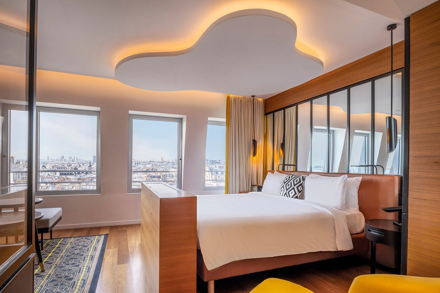 Renaissance Paris Republique Hotel view 3