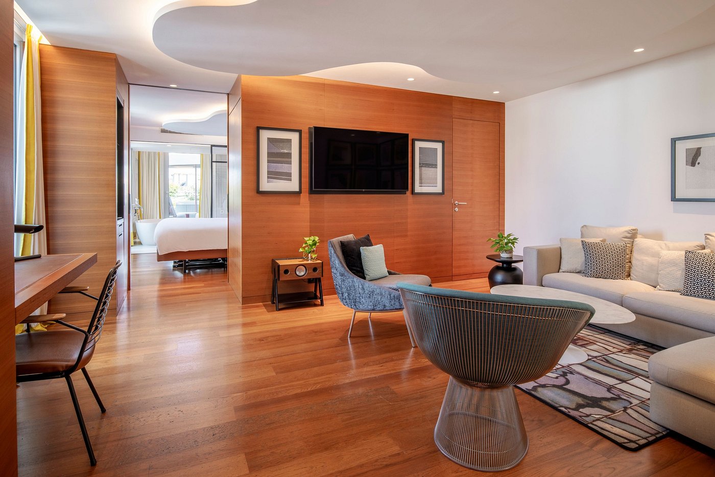 Renaissance Paris Republique Hotel view 4