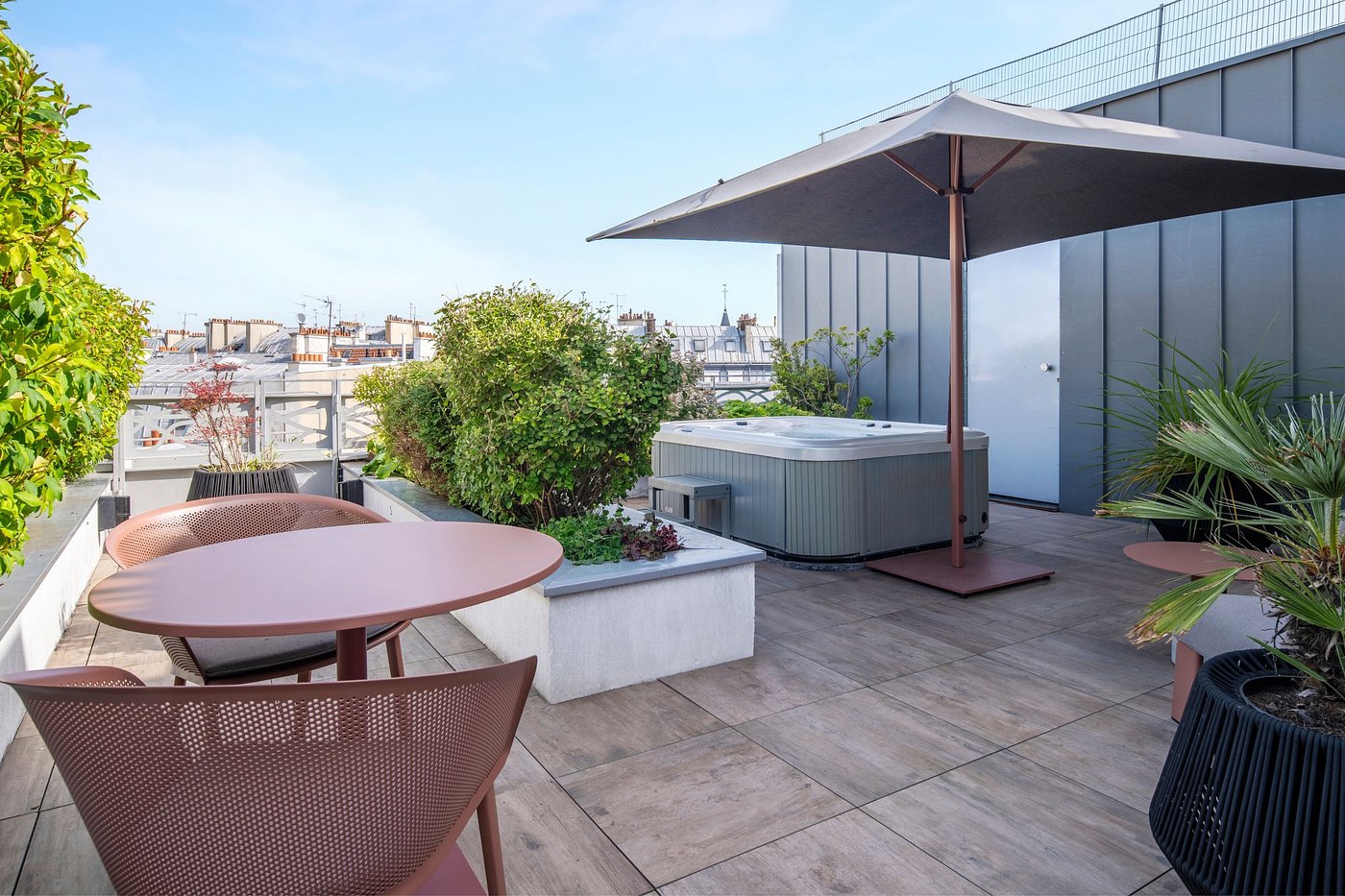 Renaissance Paris Republique Hotel view 5