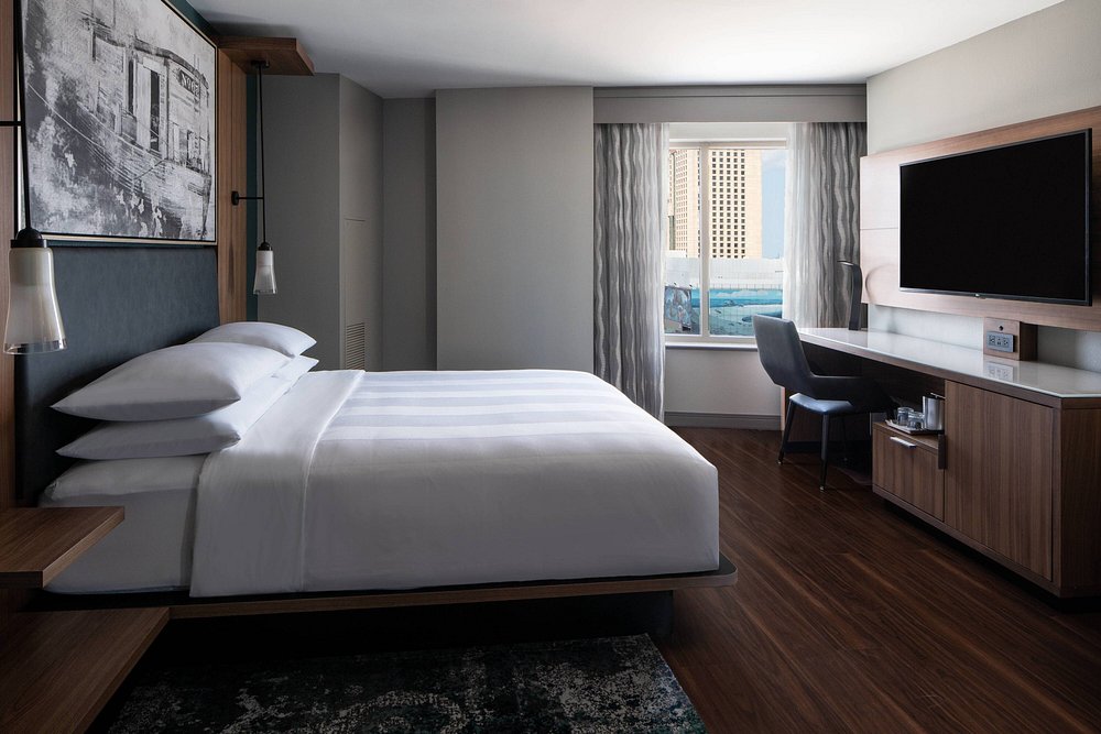 New Orleans Marriott Warehouse Arts District view 3