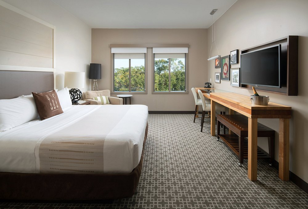 Epicurean Hotel, Autograph Collection view 3