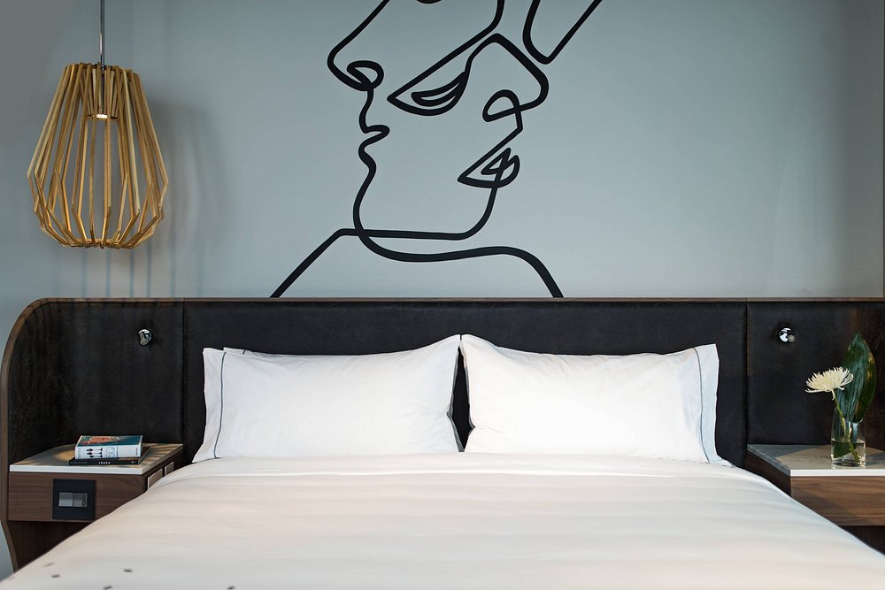 Renaissance Montreal Downtown Hotel view 3