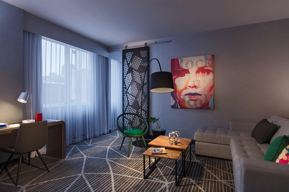 Renaissance Montreal Downtown Hotel view 4