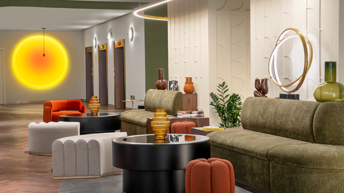 Cardo Roma, Autograph Collection view 2