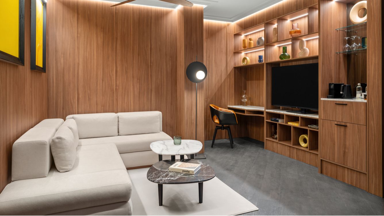 Cardo Roma, Autograph Collection view 4