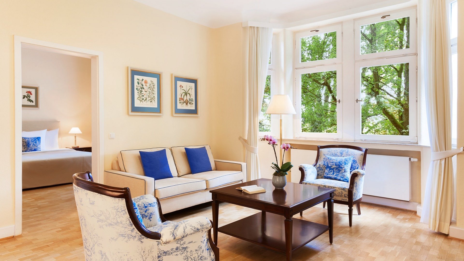 Falkenstein Grand, Autograph Collection view 4