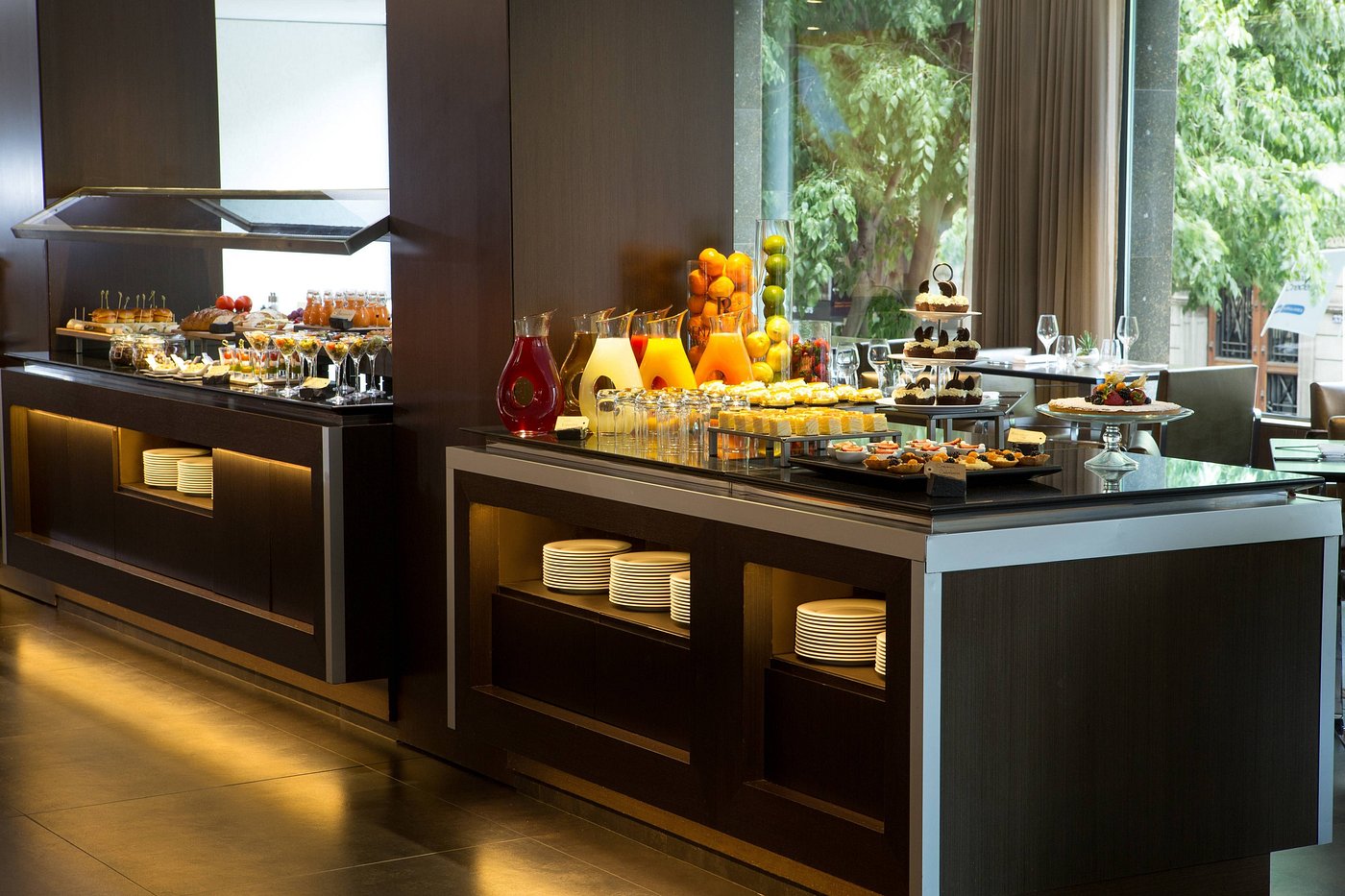 Renaissance Barcelona Hotel view 6