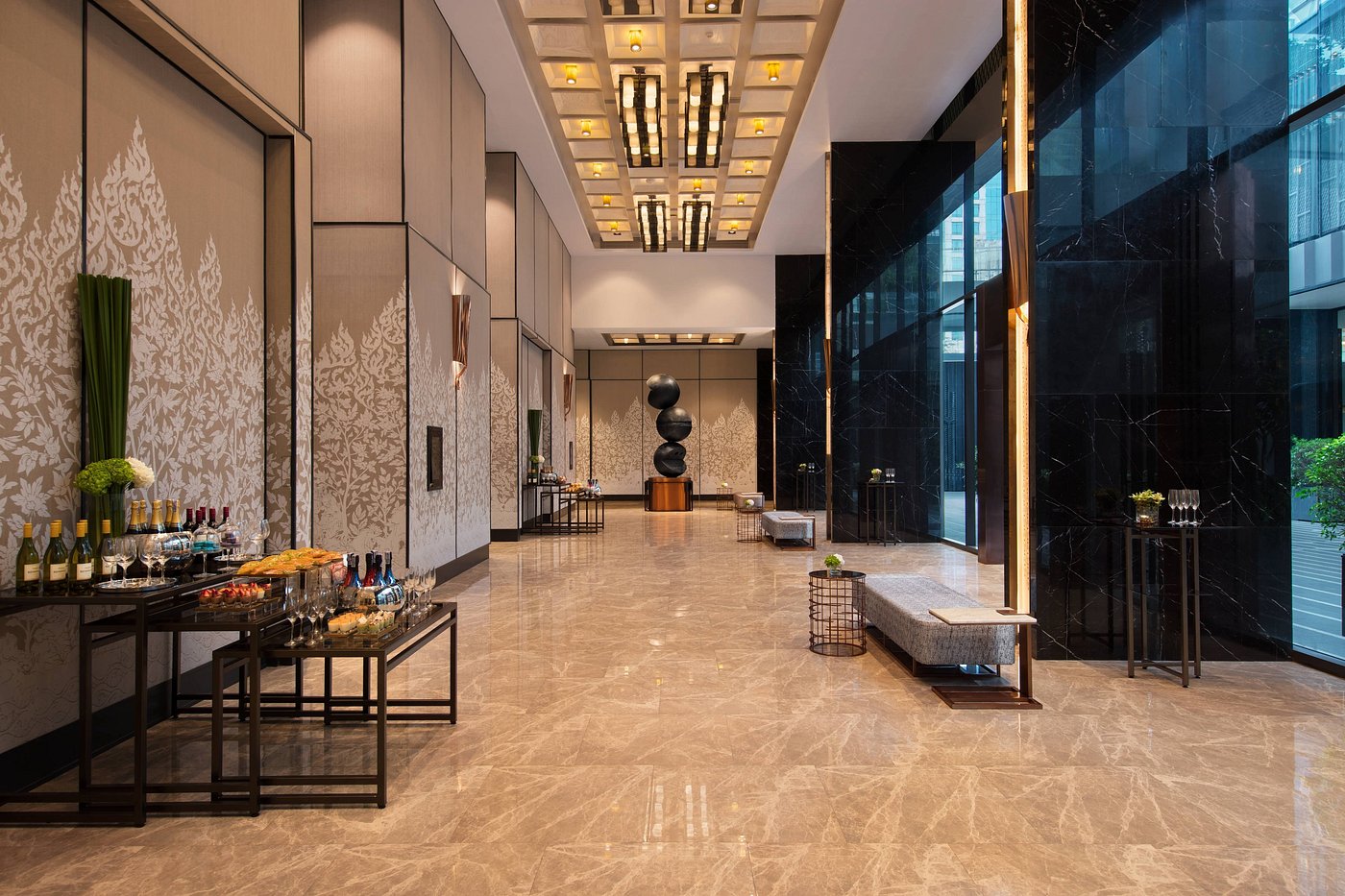 Bangkok Marriott Hotel The Surawongse view 2