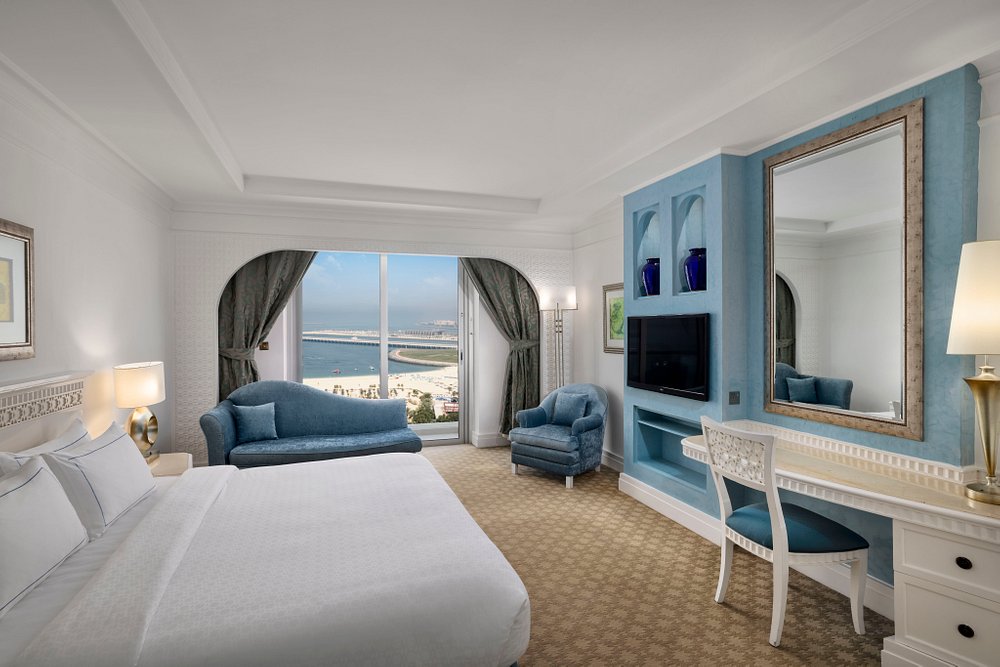 Habtoor Grand Resort, Autograph Collection view 3